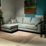 Divano con penisola verde salvia – altra vista – Confort Salotti