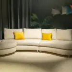 Divano curvo panna – altra vista – Confort Salotti