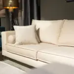 Divano angolare bianco panna – dettaglio del tessuto – Confort Salotti