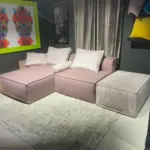 Divano modulare PIX rosa con cuscini e pouf in velluto a coste